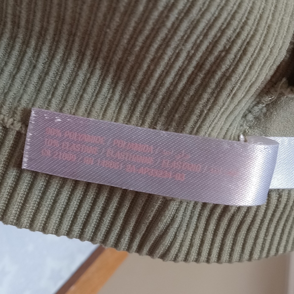 Rose + Vine bralette in sage green - Picture 4 of 5